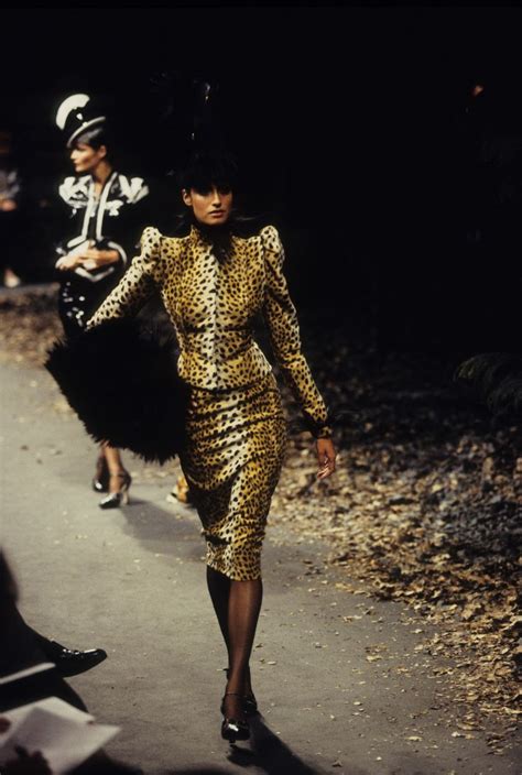 givenchy fall 1996|Givenchy fall 1996 fashion.